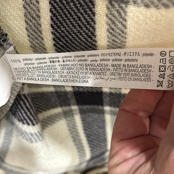 Grey and cream plaid sweater jacket - Picture 4 of 5